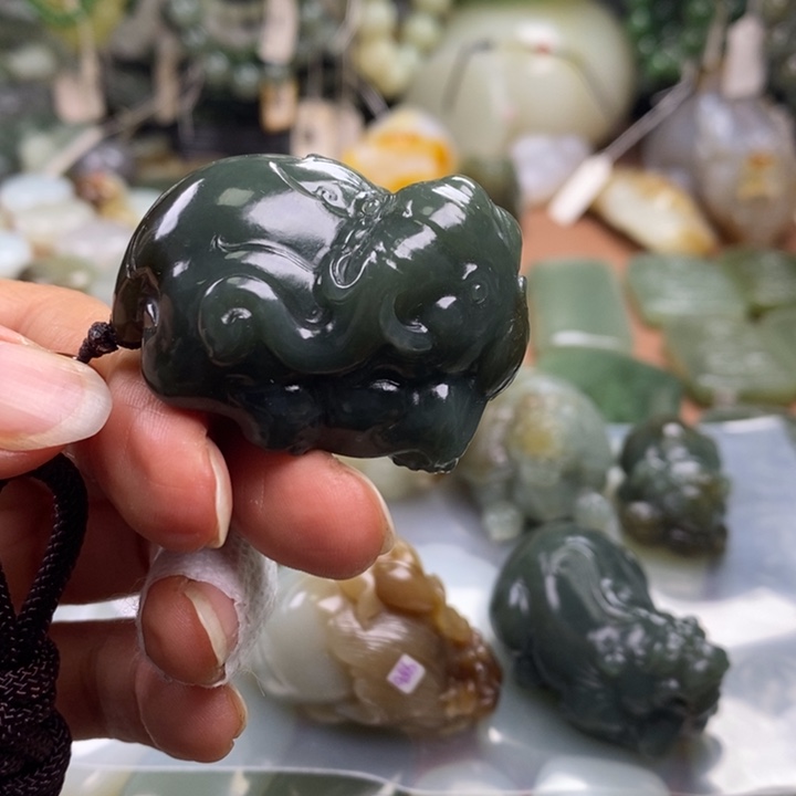 和田玉未镶嵌颈饰予