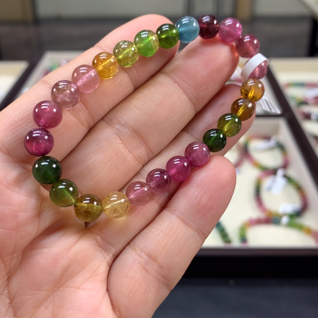 未镶嵌碧玺手链7.4左右