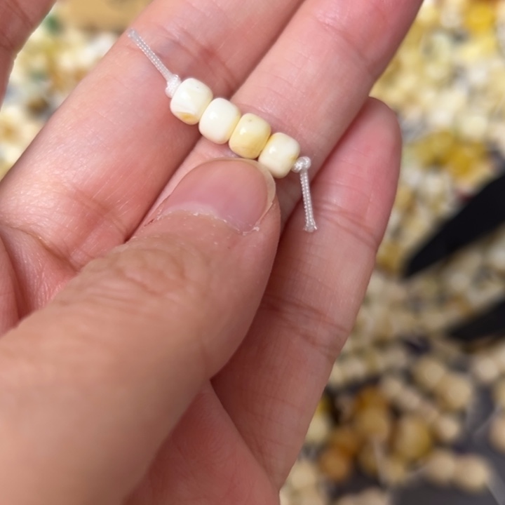 蜜蜡未镶嵌裸石5mm一组