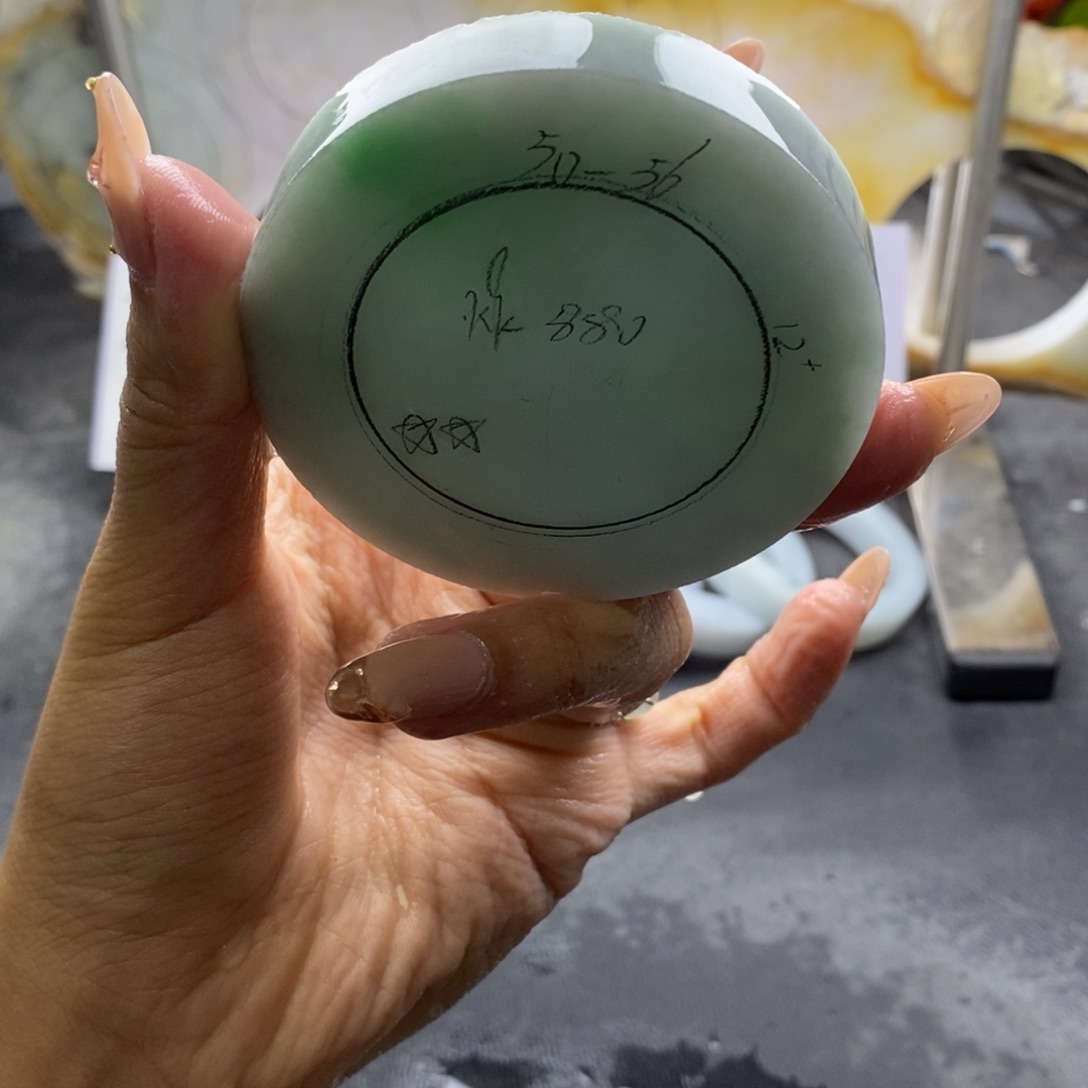 定制翡翠未镶嵌翡翠手镯