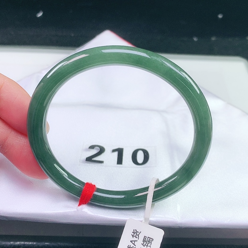 【闪购商品】未镶嵌手镯（贵妃镯）翡翠210