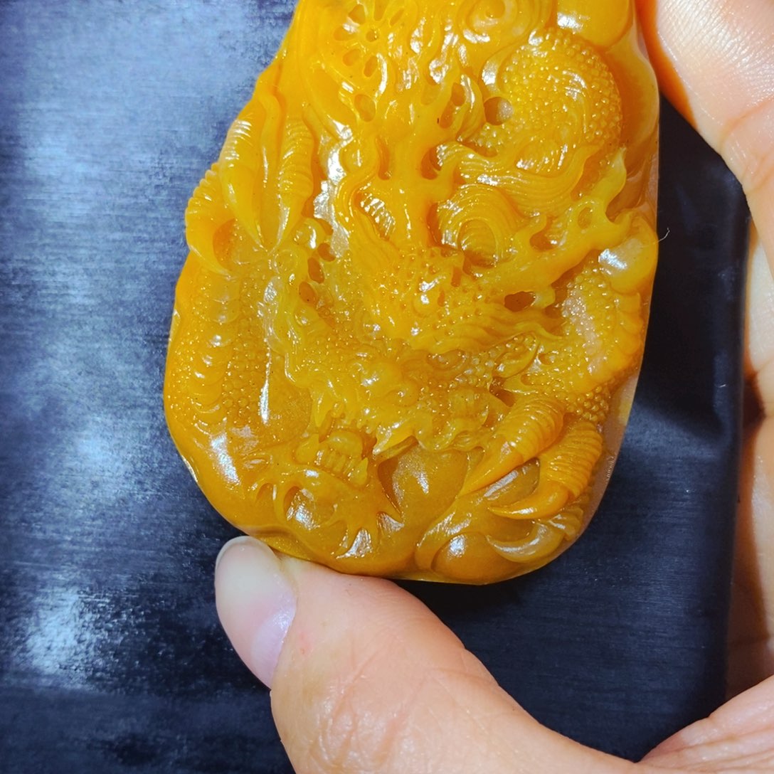 石英质玉（黄龙玉）颈饰未镶嵌