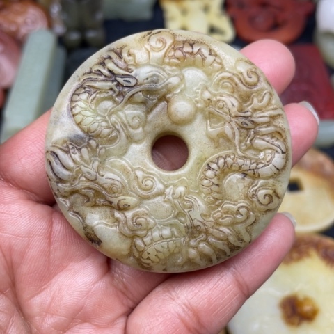 蛇纹石玉颈饰未镶嵌5