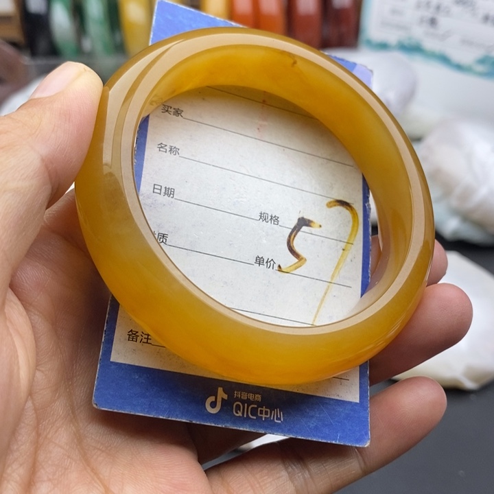未镶嵌手镯石英质玉