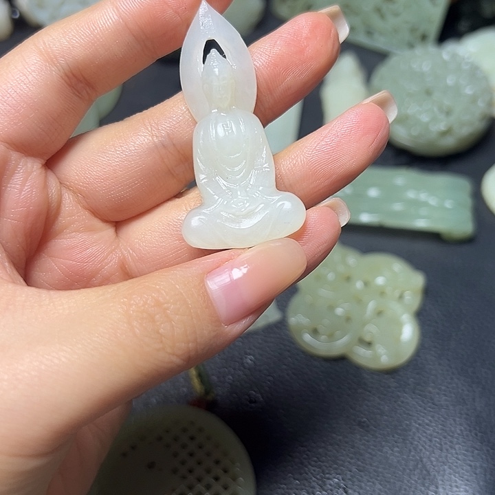 和田玉未镶嵌颈饰