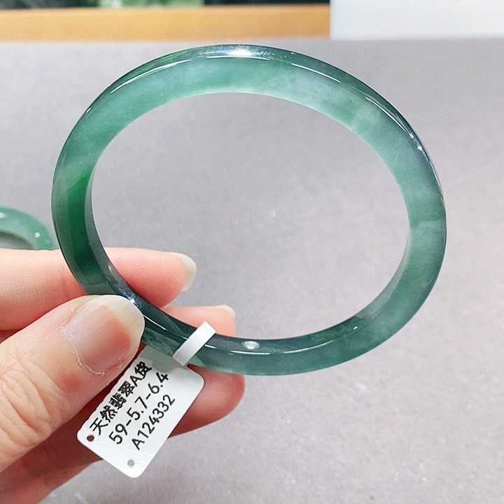 【闪购商品】翡翠手镯（圆镯）未镶嵌