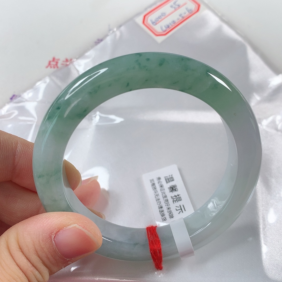 翡翠手镯未镶嵌①②⑨