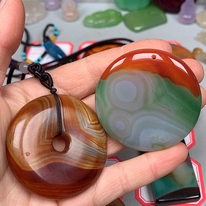 用***5玛瑙/玉髓未镶嵌颈饰