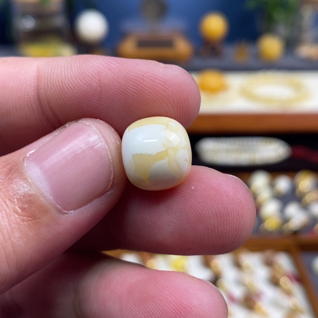 蜜蜡未镶嵌裸石配饰老型尺寸12.7