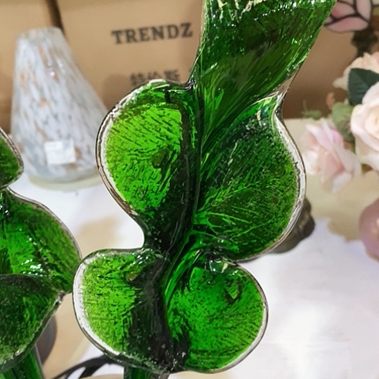 琉璃花瓶高40厘米宽9厘米