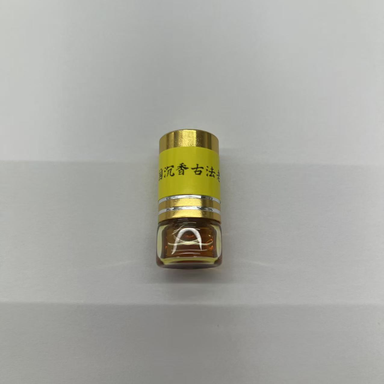 B8925 泰国沉香古法老精油/ 1g