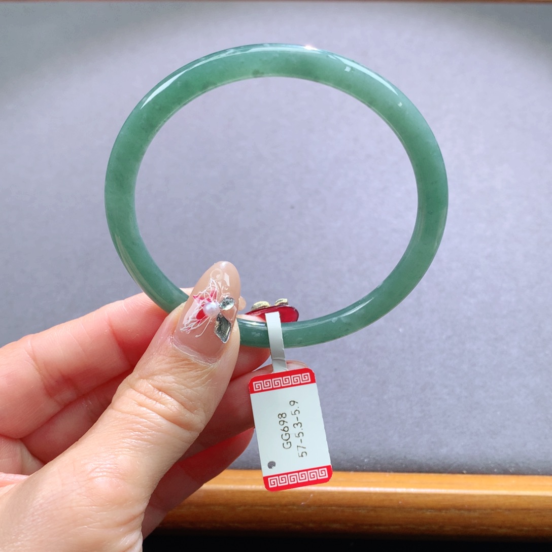 翡翠手镯未镶嵌天然翡翠手镯叮当镯