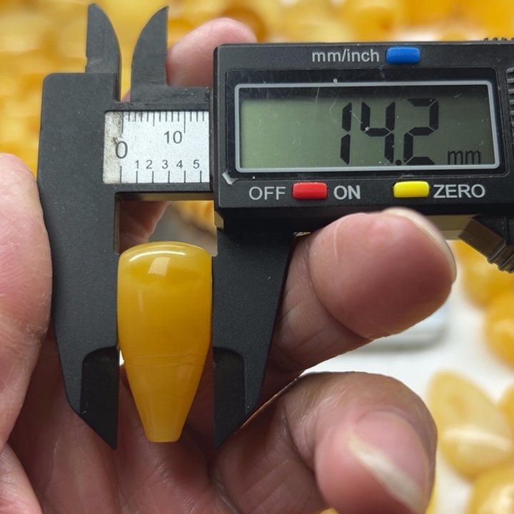 琥珀（矿物珀）未镶嵌裸石