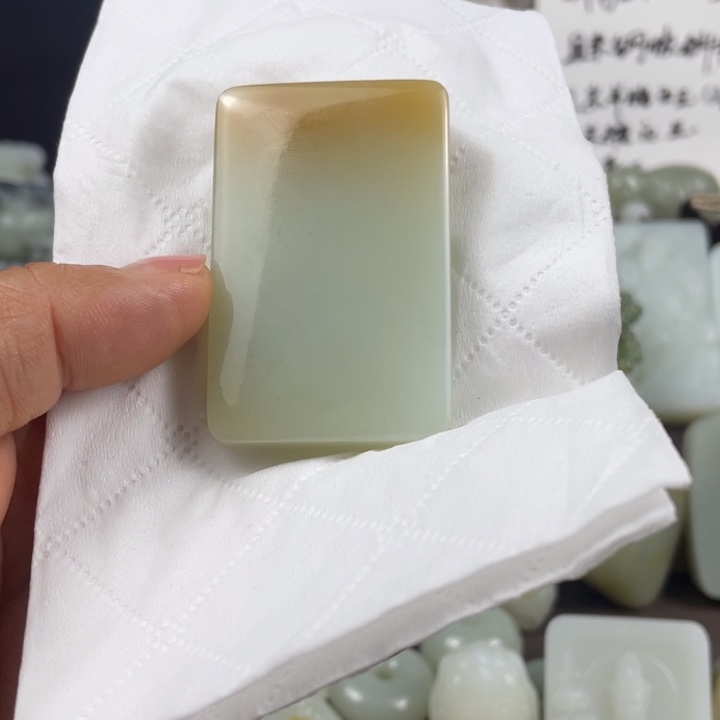 和田玉（糖玉）颈饰未镶嵌巧*力