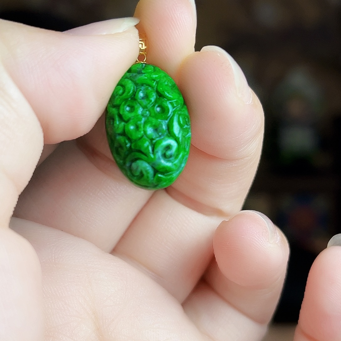 翡翠18K金镶嵌颈饰多样性