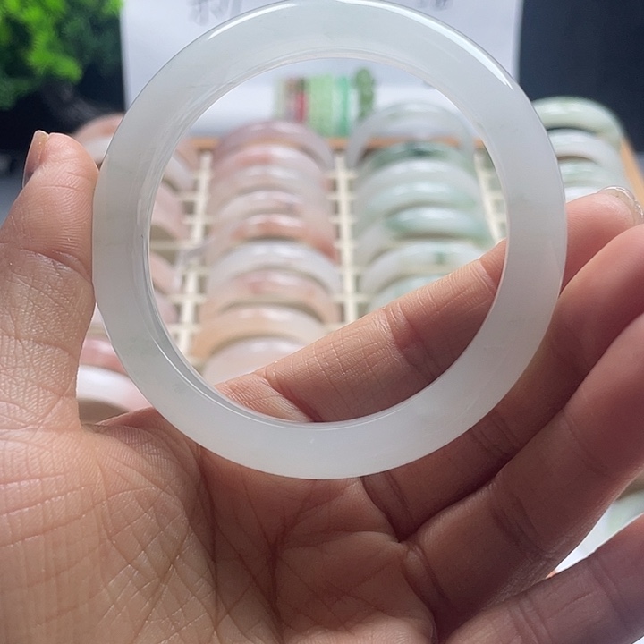 未镶嵌手镯石英质玉59.7