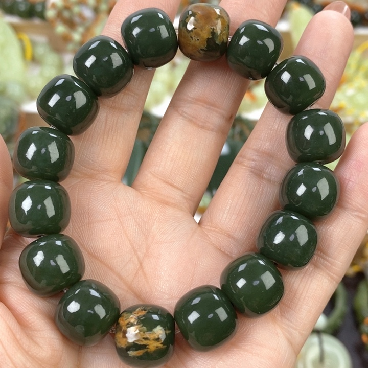 【闪购商品】透闪石质玉手串未镶嵌