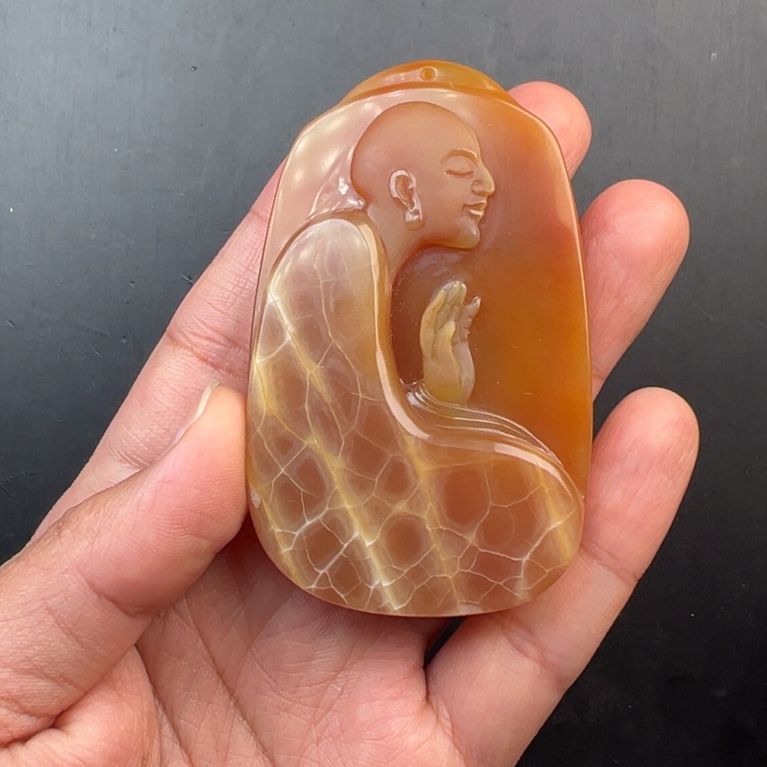 石英质玉（黄龙玉）未镶嵌颈饰