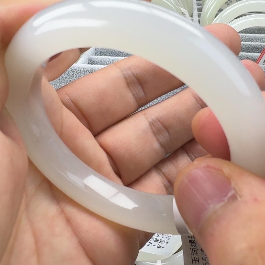 和田玉（糖玉）手镯未镶嵌