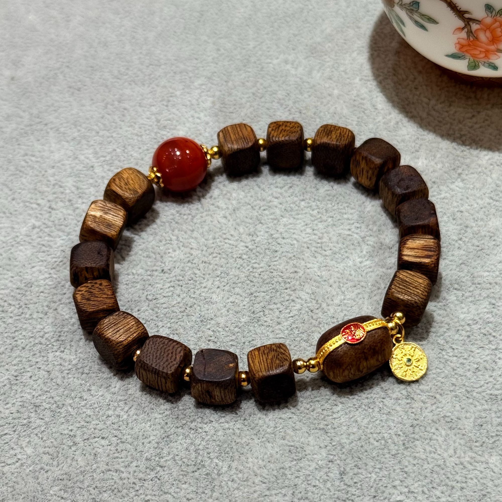 沉香壹加小羊精选/南红方块沉香手串多样性发一个