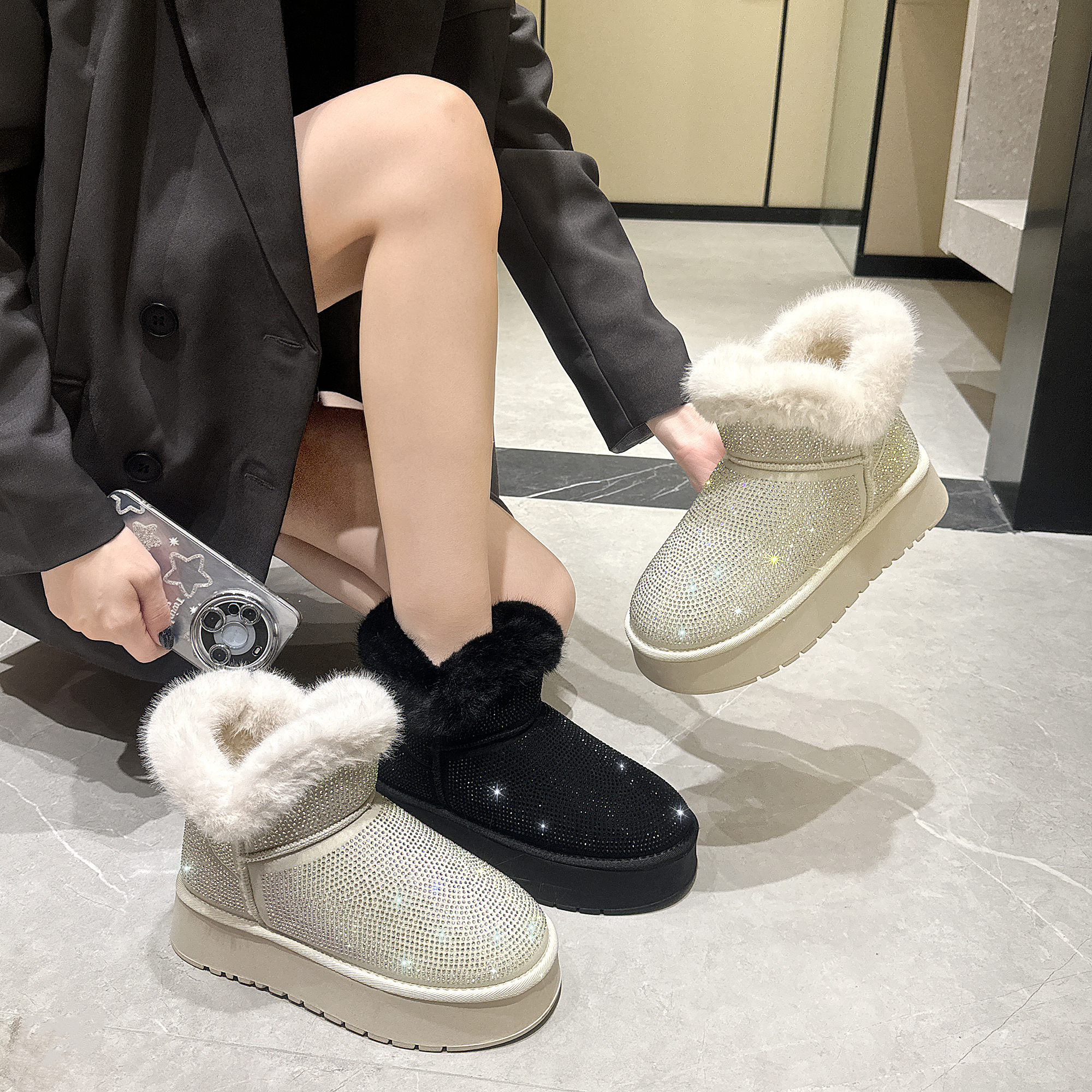 三小姐8818-2025年冬季新款毛毛口水钻雪地靴时尚保暖厚底雪地棉