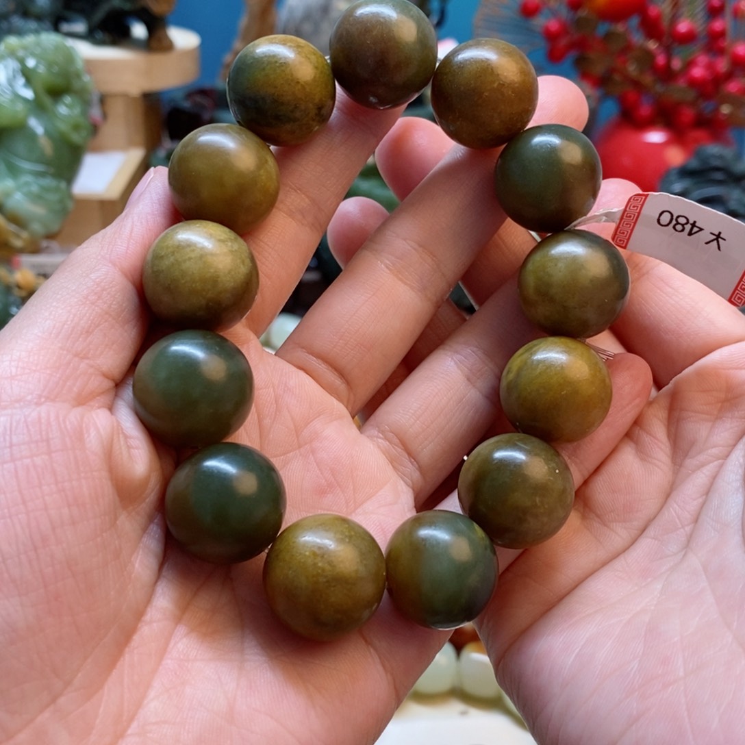 透闪石质玉手串未镶嵌东**森