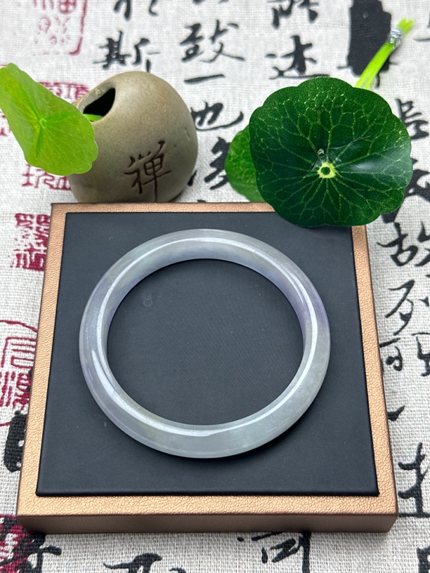 T1223 冰透带紫缅甸翡翠手鐲