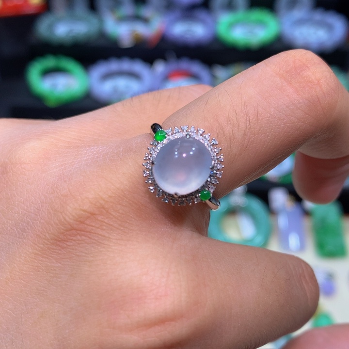 翡翠18K金镶嵌颈饰翡翠