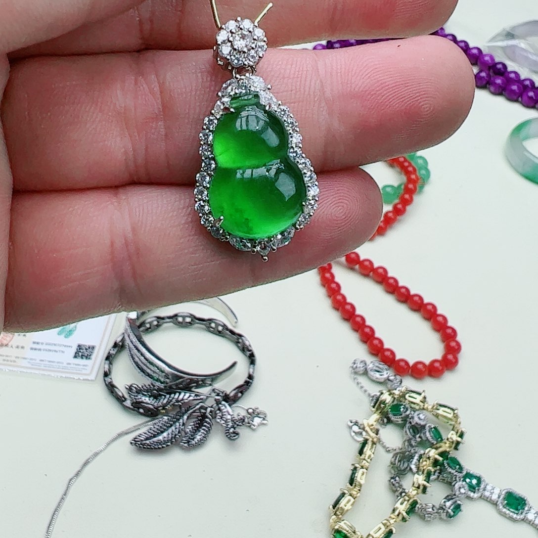 翡翠吊坠(赠链)银S925镶嵌