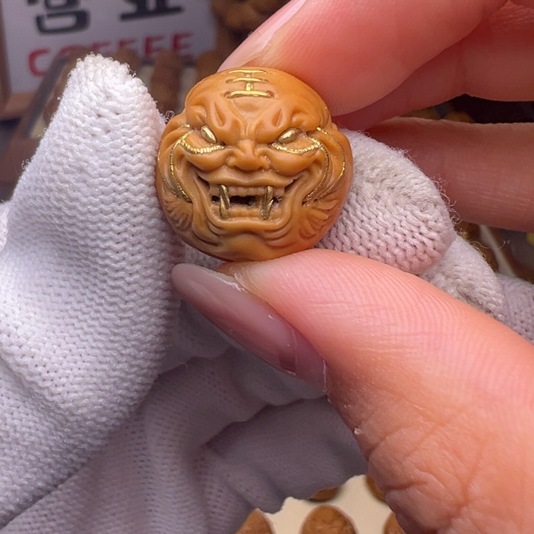 把件猴头核桃镶嵌款虎王恶僧全品有正常封口线