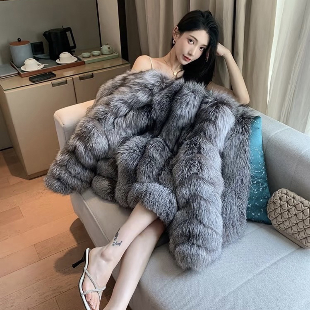 【雪儿Xueer】“小富婆”进口SAGAfurs整皮狐狸毛皮草外套