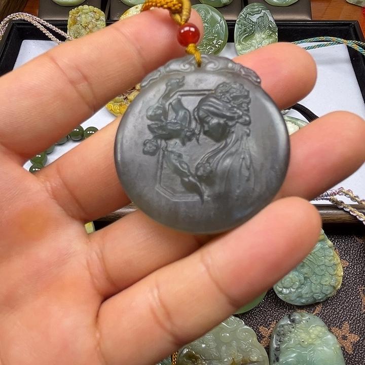 岫玉未镶嵌吊坠(赠链)