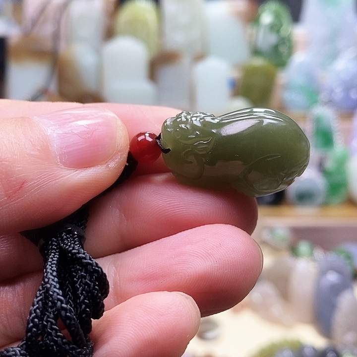 和田玉颈饰未镶嵌