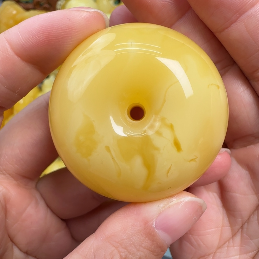 蜜蜡未镶嵌珠宝奇石
