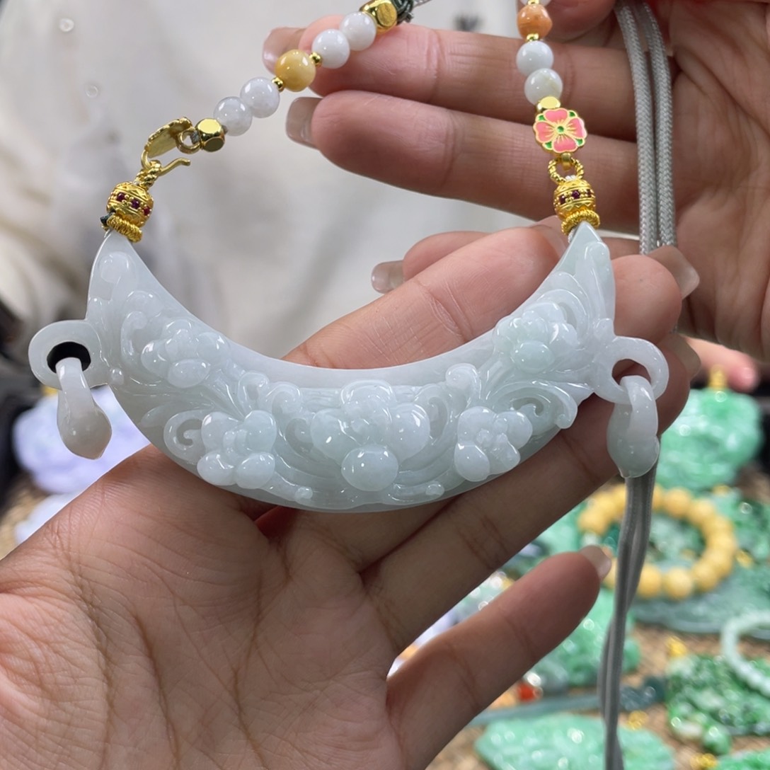 翡翠颈饰未镶嵌代编织