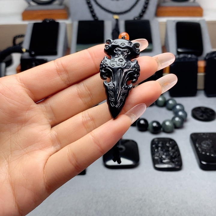 和田玉（墨玉）挂件未镶嵌