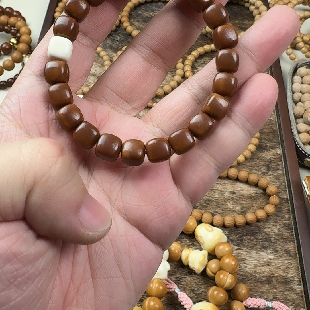 啊***哈吊坠猴头核桃纯手工方糖