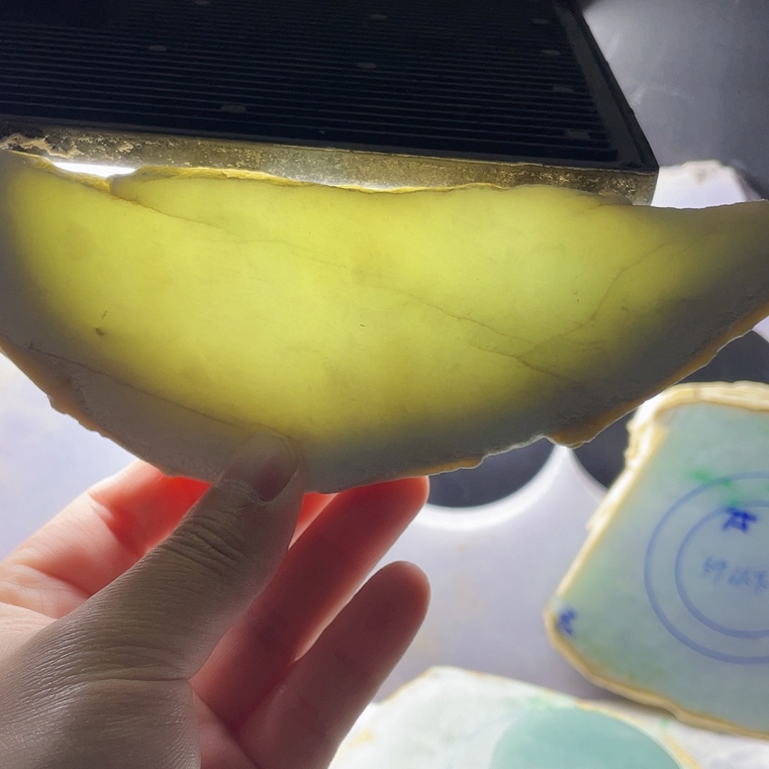 翡翠颈饰未镶嵌毛料8