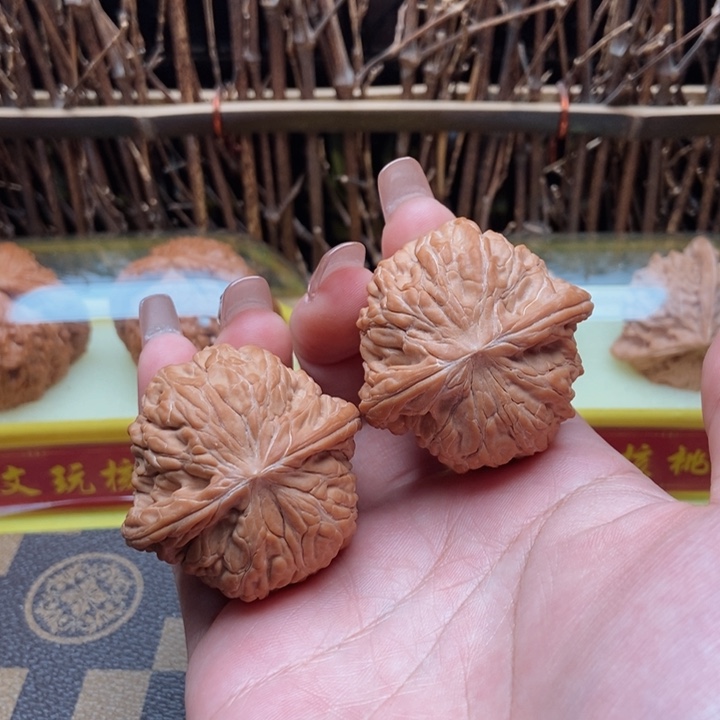 文玩核桃吊坠山地磨40全品白茬