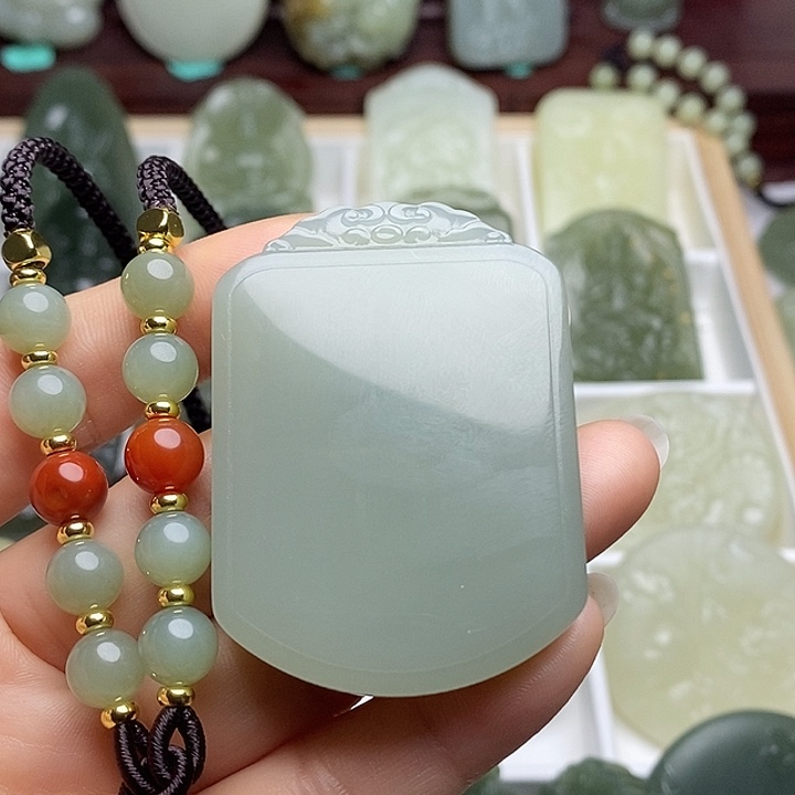 和田玉未镶嵌颈饰