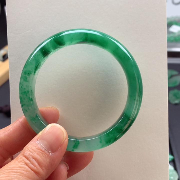 石英质玉未镶嵌手镯