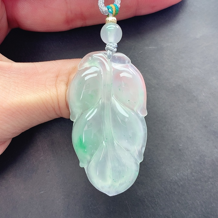 石英质玉未镶嵌颈饰