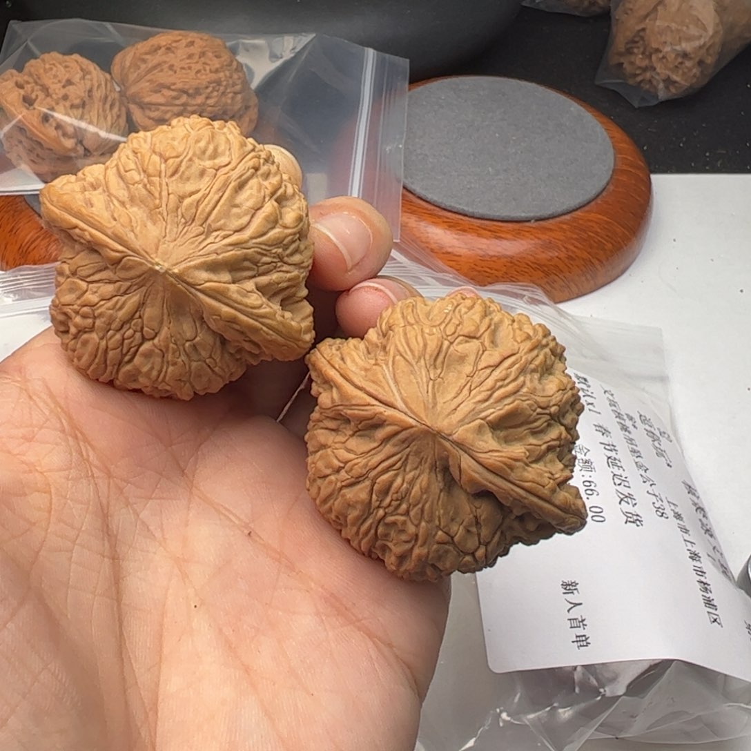 文玩核桃吊坠44泥鳅背全品