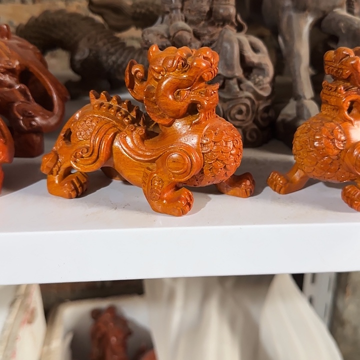 木花梨木12金钱貔貅一只