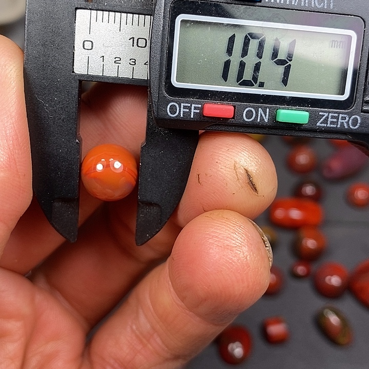 南红玛瑙未镶嵌车挂