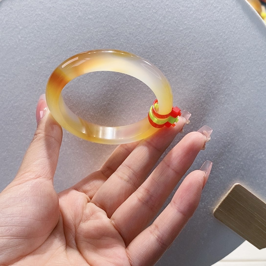 玛瑙/玉髓手镯未镶嵌52.3