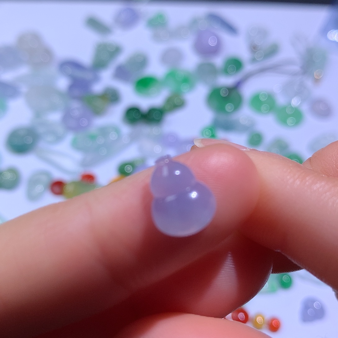 翡翠颈饰未镶嵌葫芦