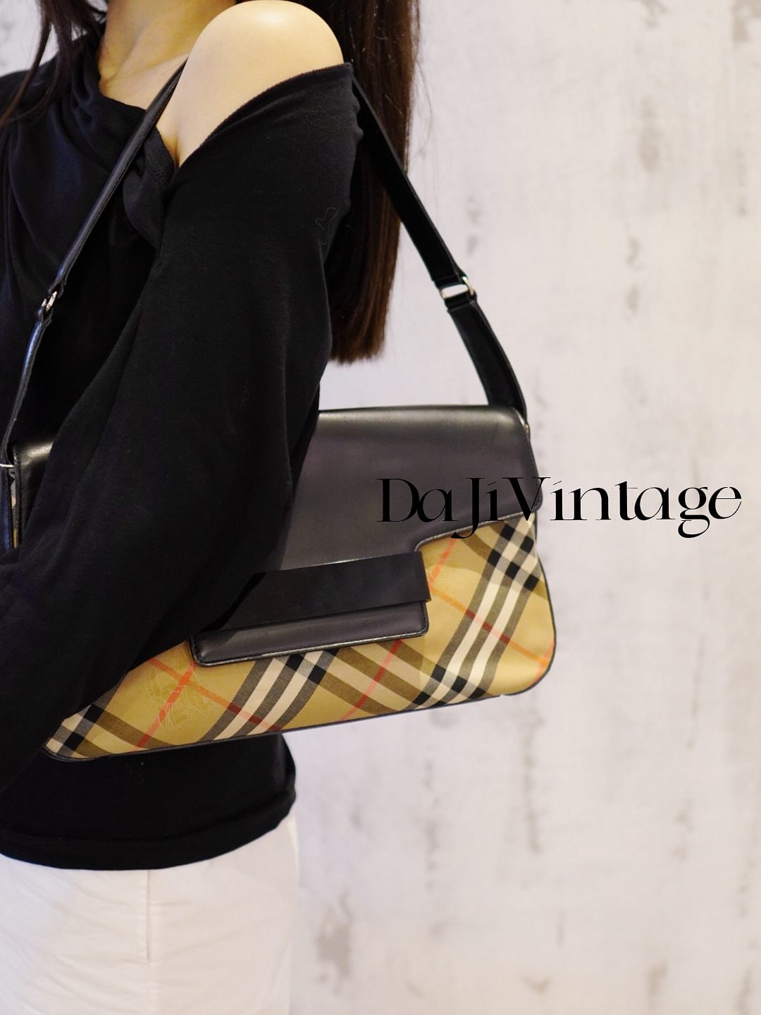 95新 BURBERRY/博柏利 大吉中古/Burberry黑拼格纹插扣单肩包