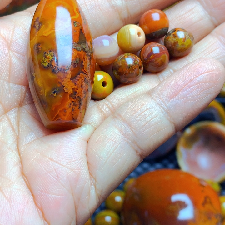 轰***友玛瑙/玉髓合金颈饰