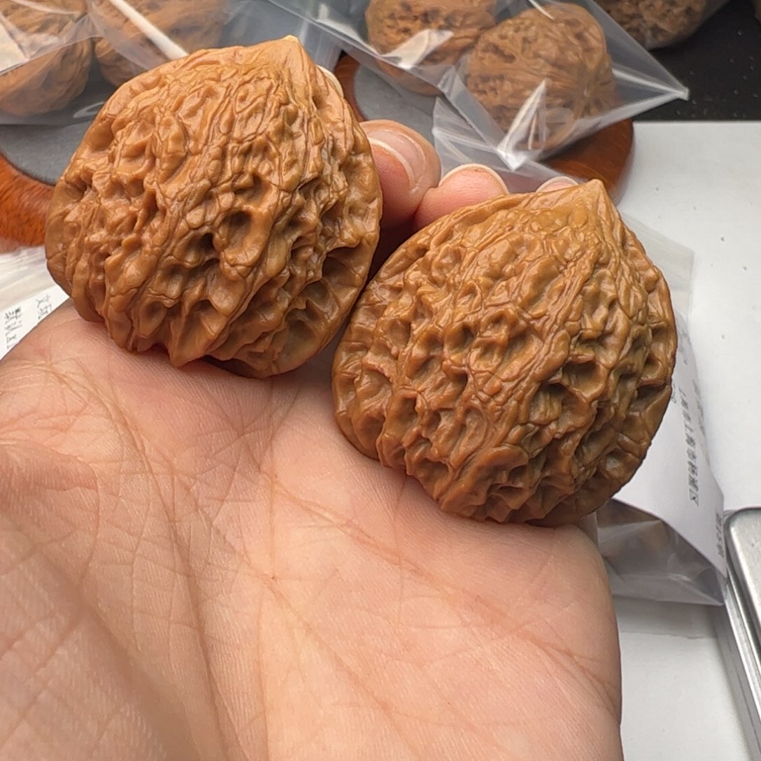 文玩核桃吊坠鸡心38